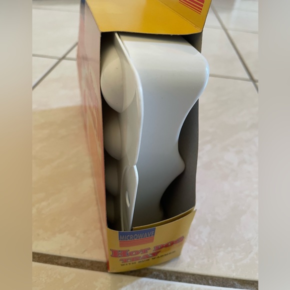 Microwave Hot Dog Tray With Bun Warmer - Picture 3 of 9